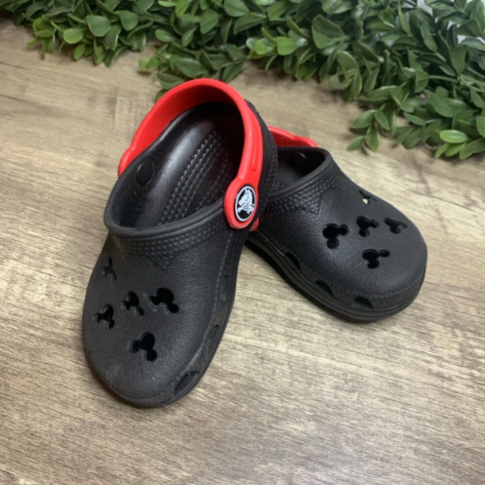 Disney Kids Crocs Size 4-5 Mickey Mouse
